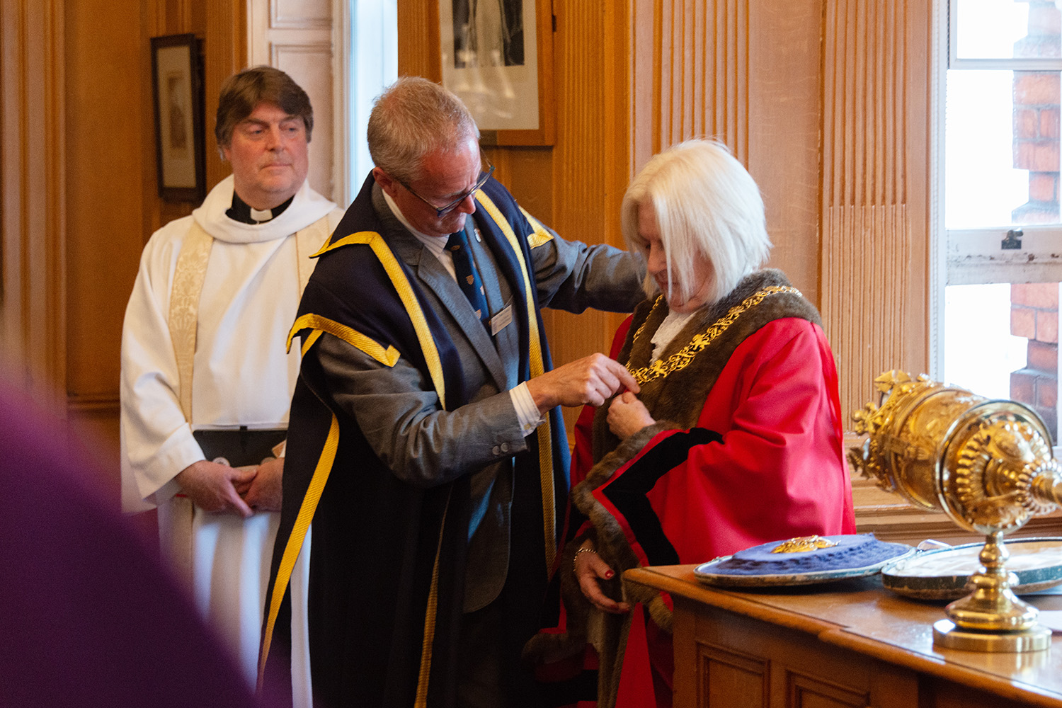 Councillor Shirley-Ann Sains dons the Mayoral Chain of Lewes