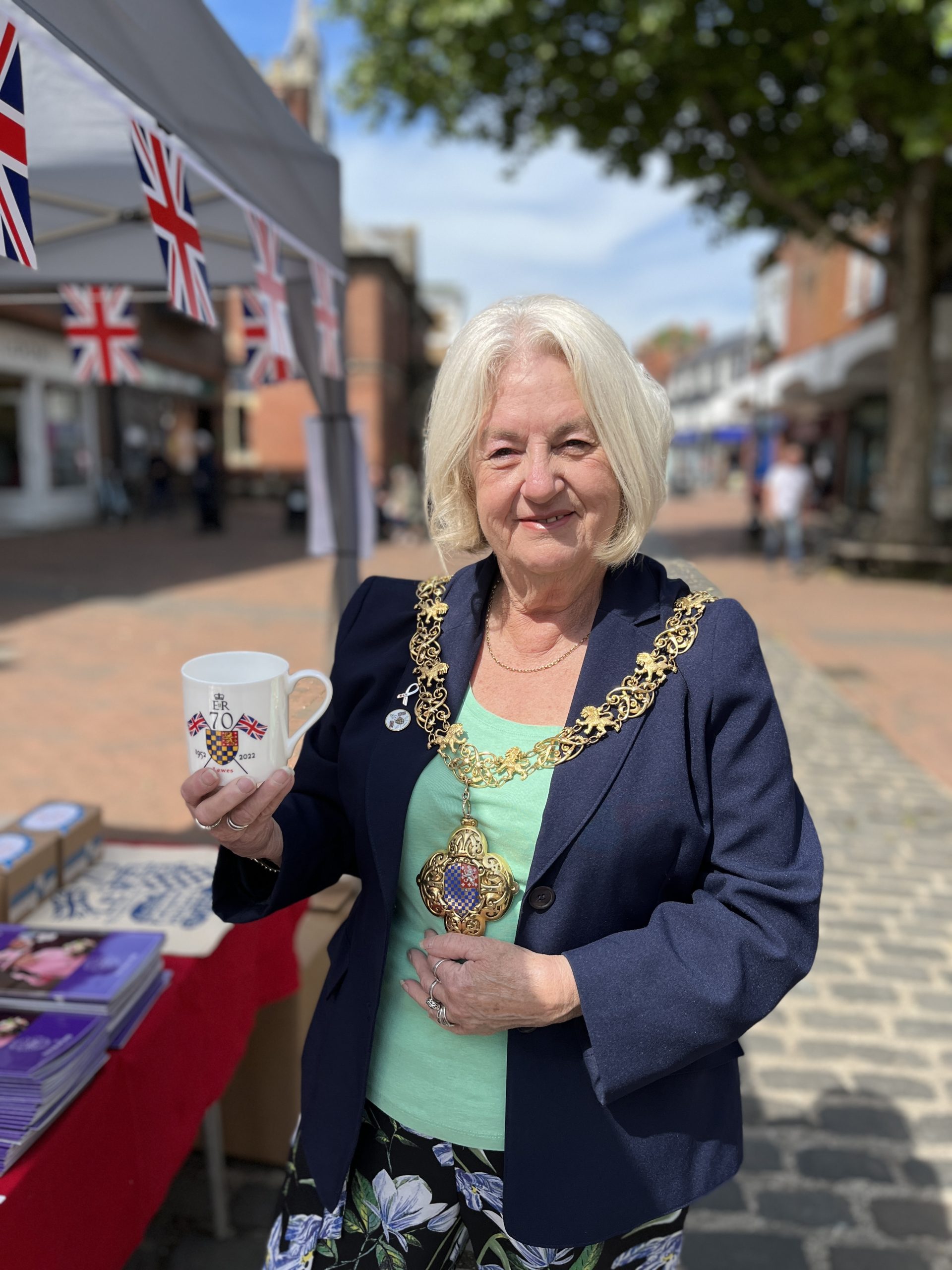 The Mayor Shirley Sains with a Jubilee souvenir mug